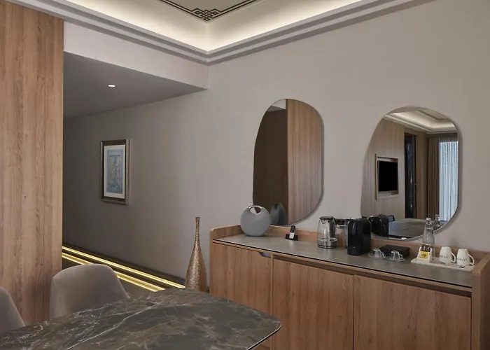 Отель Lazzoni Стамбул