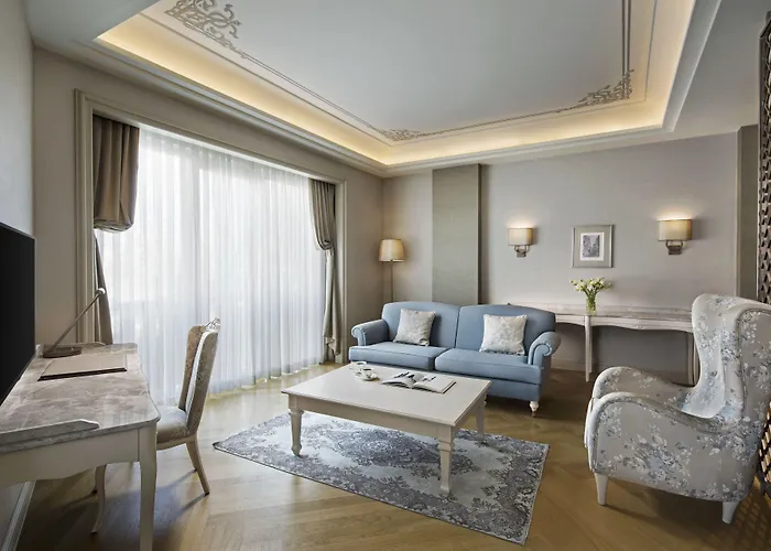Отель Lazzoni 5*