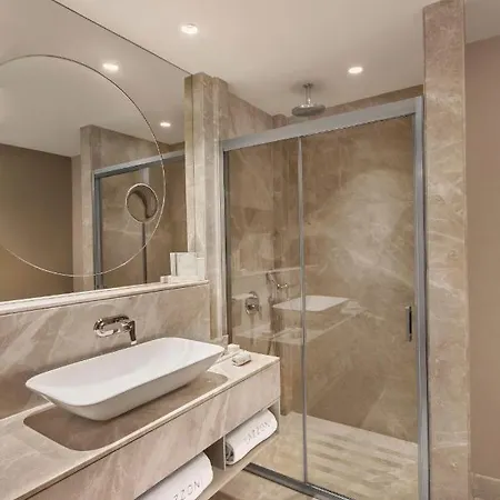 Hotell Lazzoni 5*